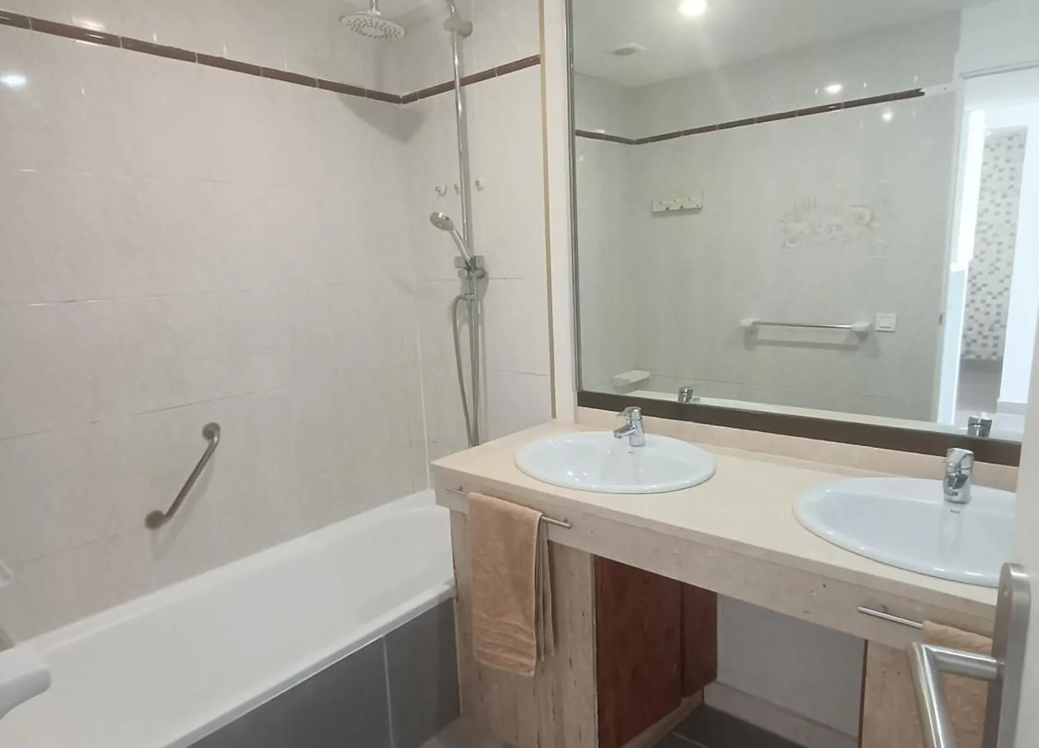 Club Paraiso Apartment 阿德耶